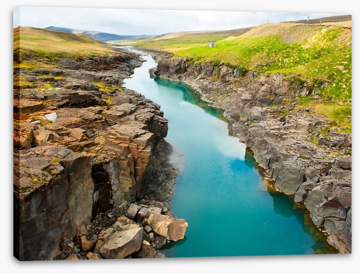 River runs through