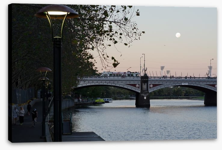 Melbourne moonrise