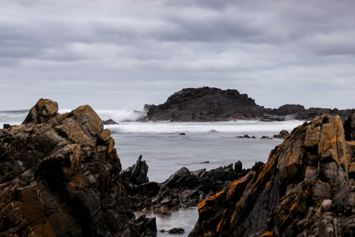 Australina_Bedhead_Landscape_Canvas_W90xH60_DarkBlueRoom