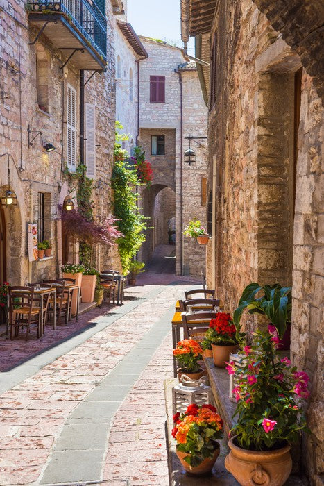 Alfresco dining in Italy