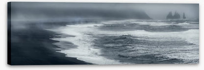 Reynisfjara storm panorama
