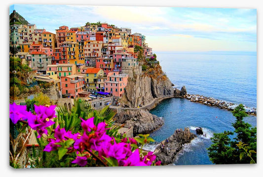 Stunning Cinque Terre coast, Italy