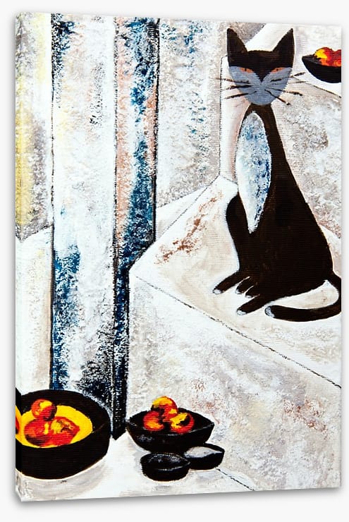 Chat noire avec les fruits