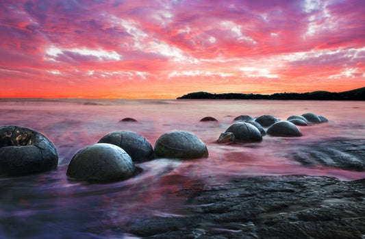 Moeraki boulders at dusk