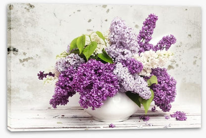 Lilac in the vase