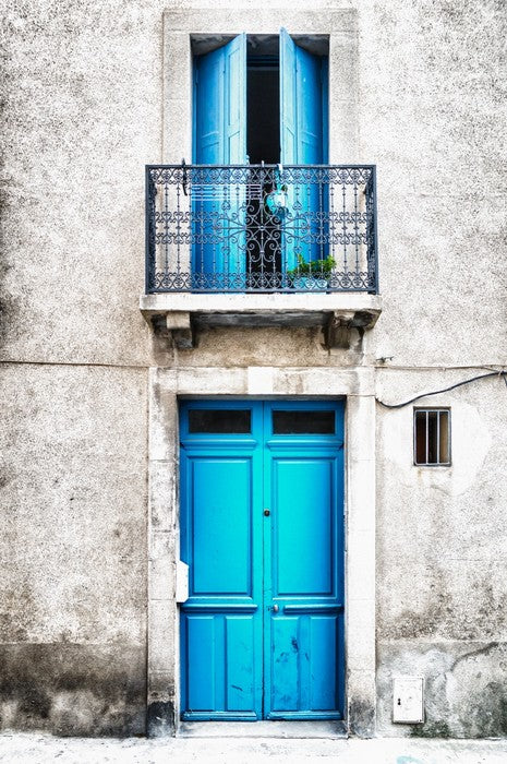 Blue doors, Saint-Hilaire