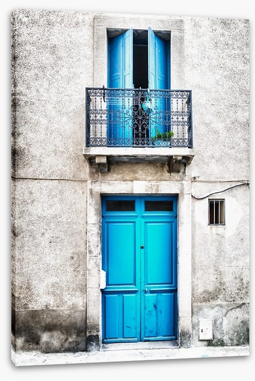 Blue doors, Saint-Hilaire