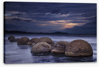 Mysterious Moeraki boulders