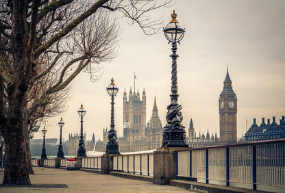 Along the River Thames