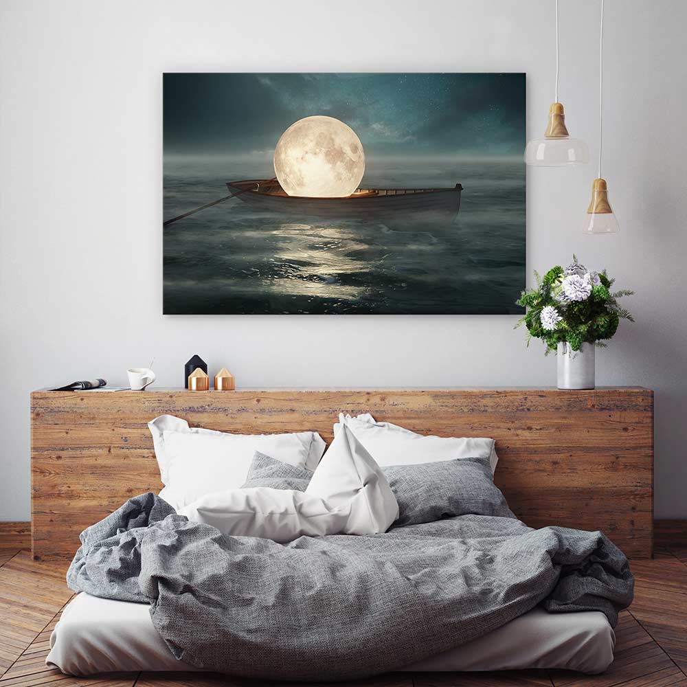 The moon boat